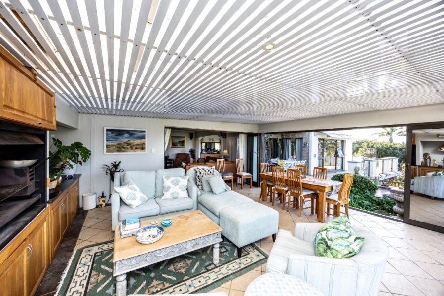 4 Bedroom Property for Sale in Beacon Bay Eastern Cape